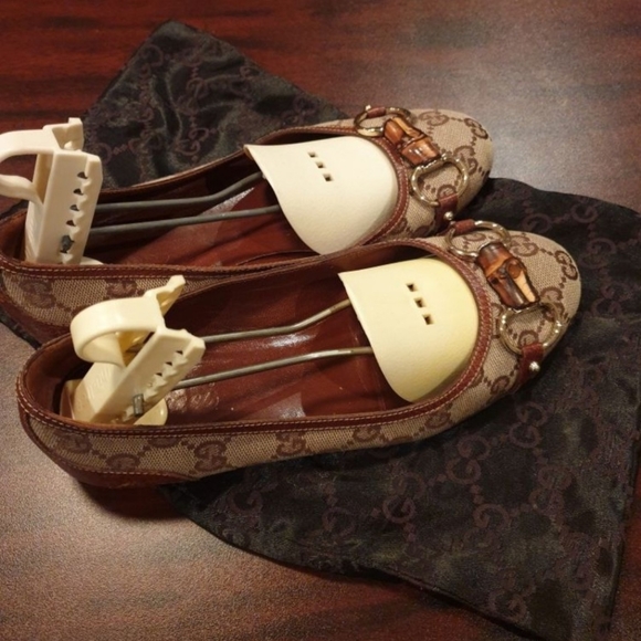 Authentic Gucci flats - Picture 1 of 1